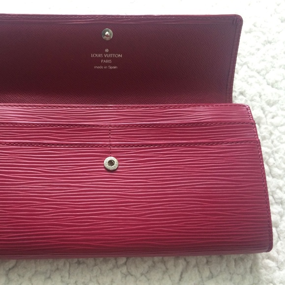 Louis Vuitton Fuchsia Epi Leather Sarah Wallet - Picture 7 of 14